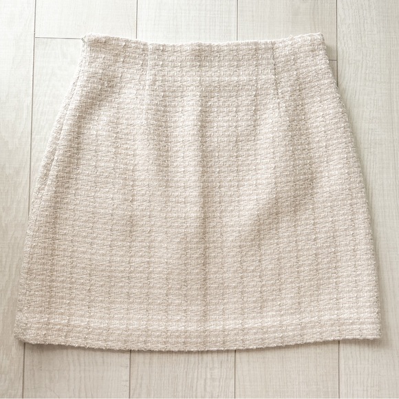 Aritzia Babaton beige tweed mini skirt - Picture 10 of 10
